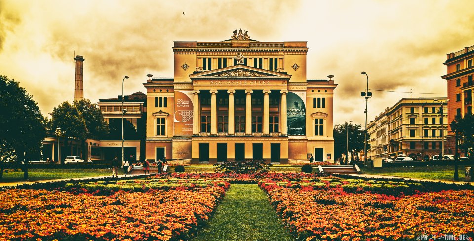 1067